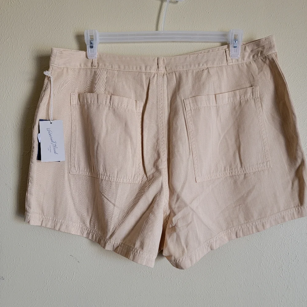 NWT Women's High-Rise Utility Shorts - Universal  Thread